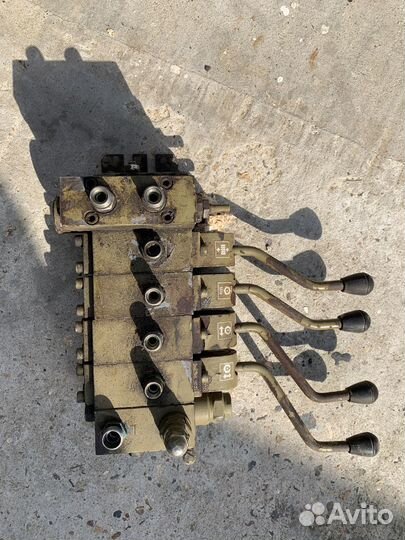 Гидрораспределитель для комбайна 