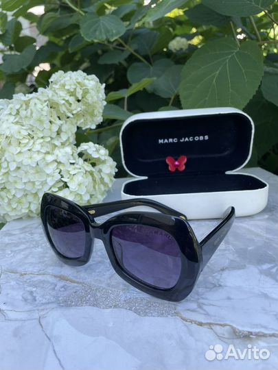 Солнечные очки женские