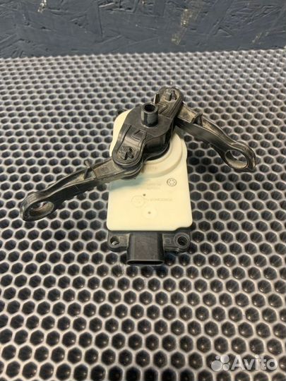 Моторчик заслонки жалюзи решетки радиатора Bmw X7