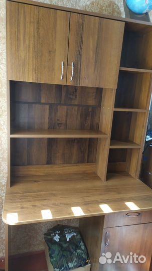 Стол письменный школьный со стенкой