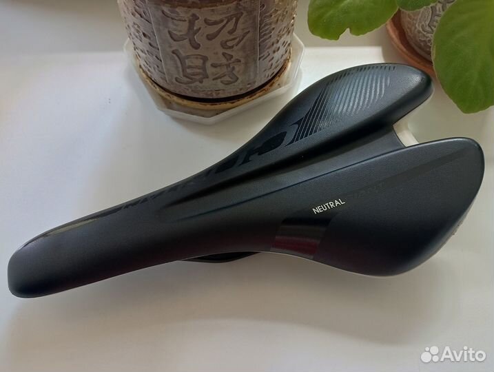 Седло Giant Contact Neutral Particle Flow