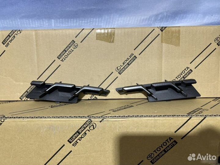 Заглушка в решетку Lexus Rx 4