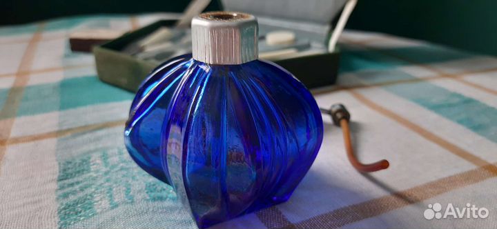 Флакон с пульверизатором и пудренница ленэмальер