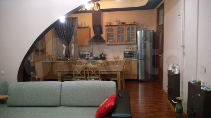 5-к. квартира, 130 м², 1/3 эт.