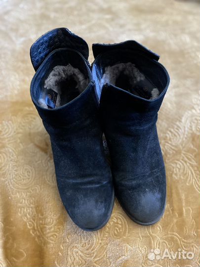 Зимние женские полусапожки 38
