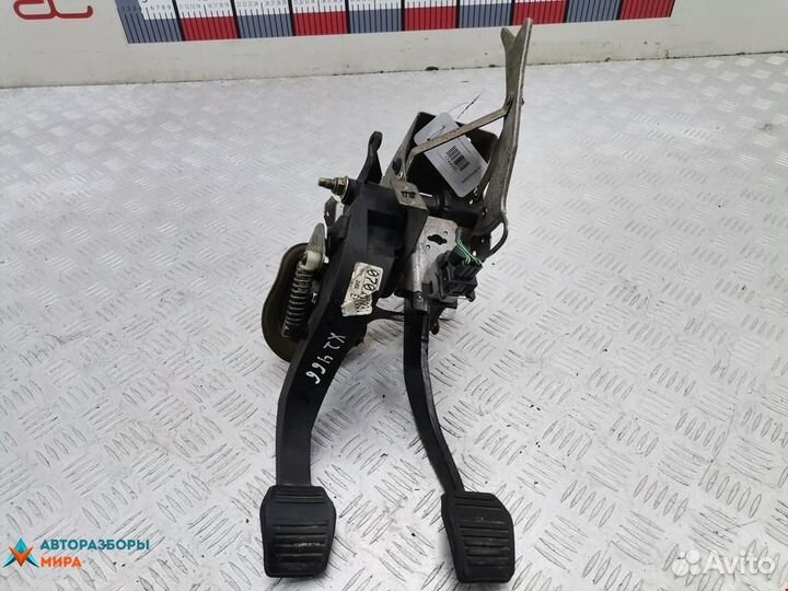 Педаль Ford Mondeo 3 2001