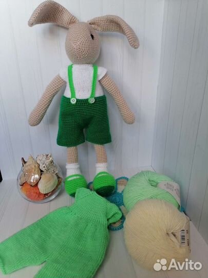 Зайцы вязаные ручной работы