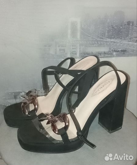 Женская обувь