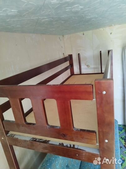 Кровать двухьярусная бу