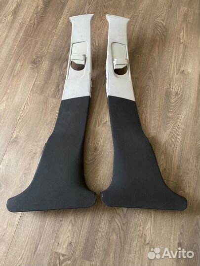 Обшивка средней стойки пара Mercedes E-Class W211