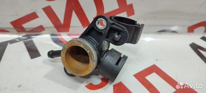 Фланец системы охлаждения Volkswagen Tiguan 5N2