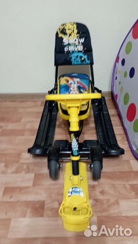 Детский снегокат с колесами и ручкой