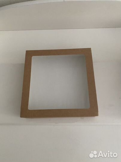 Крафтовые коробки с окошком