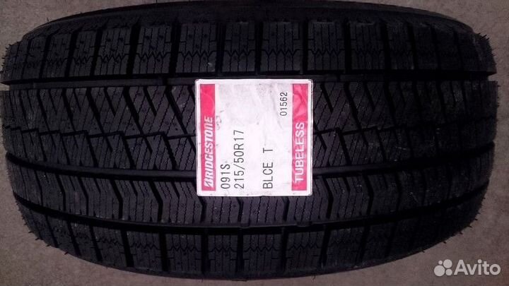 Bridgestone Blizzak Ice 215/50 R17 91S