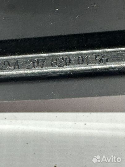 Стоп сигнал крышки багажника Mercedes w207