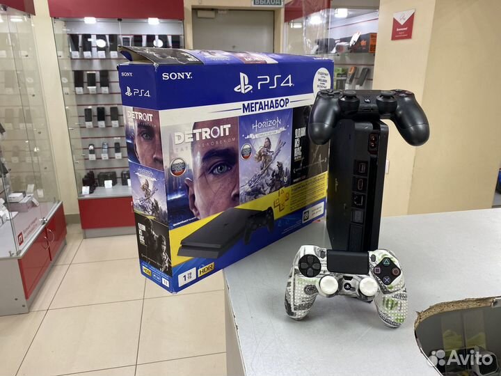 Сг20 Игрова приставка Sony PlayStation 4 Slim 1TB