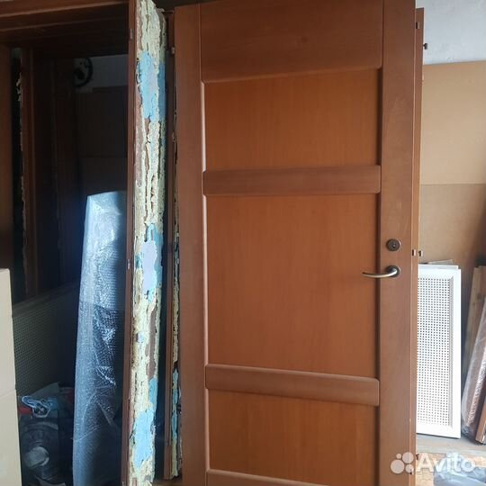 Продаю межкомнатные двери с коробкой