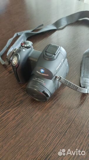 Компактный фотоаппарат konica