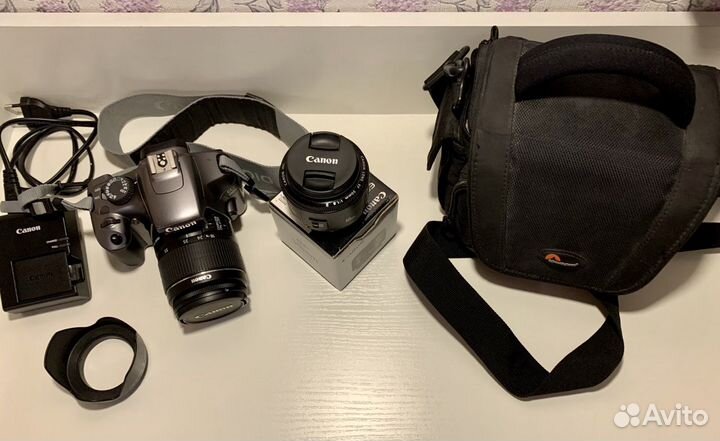 Зеркальный фотоаппарат Canon 1100d