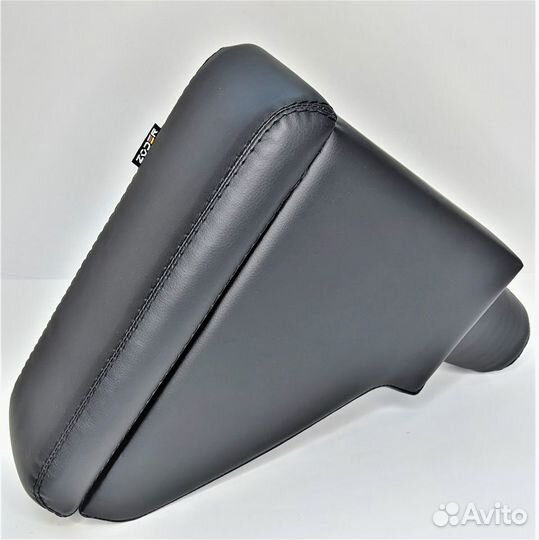 Подлокотник Logan New c 2018 (в подстаканник)