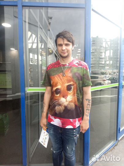 Ученик мастера по ремонту сотовых телефонов