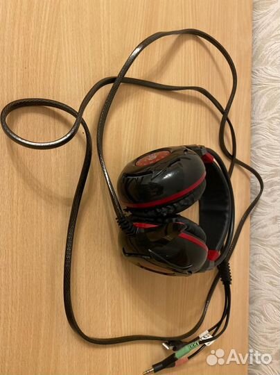 Проводные наушники с микрофоном