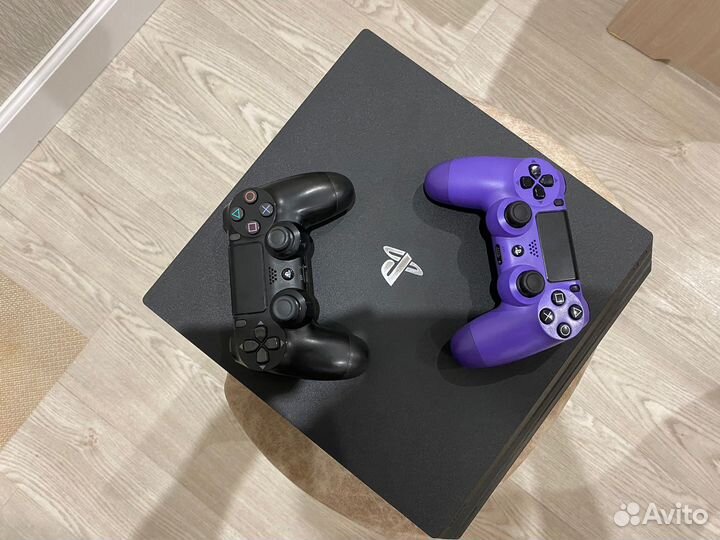 Sony PS4 pro 1tb+2 джостика