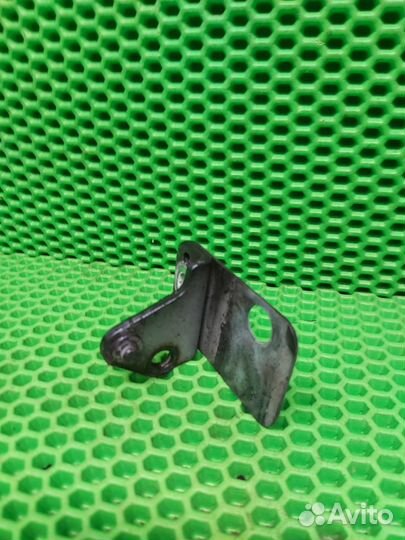 Петля двери нижняя передняя правая Audi Q7 S Line