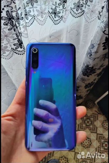 Xiaomi Mi 9, 6/64 ГБ