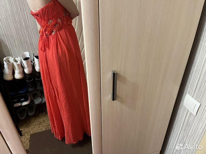 Платье коралловое 44р