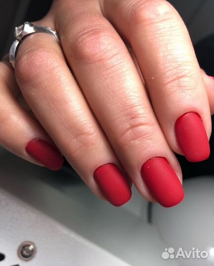 Маникюр и наращивание ногтей