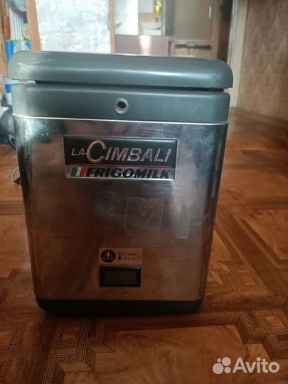 Холодильник Охладитель для молока La Cimbali frigo