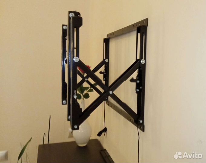 Кронштейн выдвижной ЖК тв