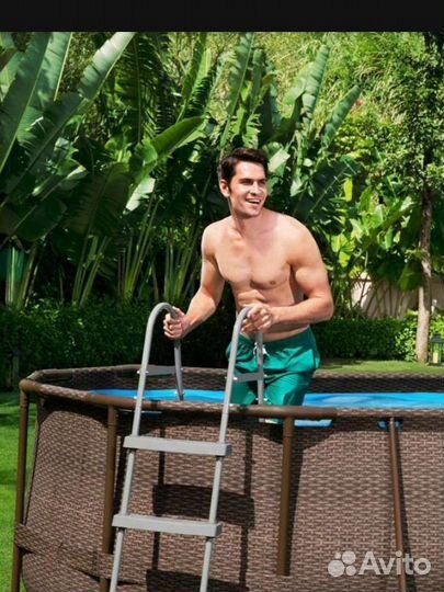 Лестница для бассейна