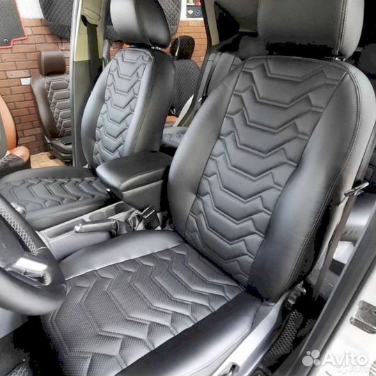 Автомобильные чехлы Митсубиси Паджеро 4 2007г