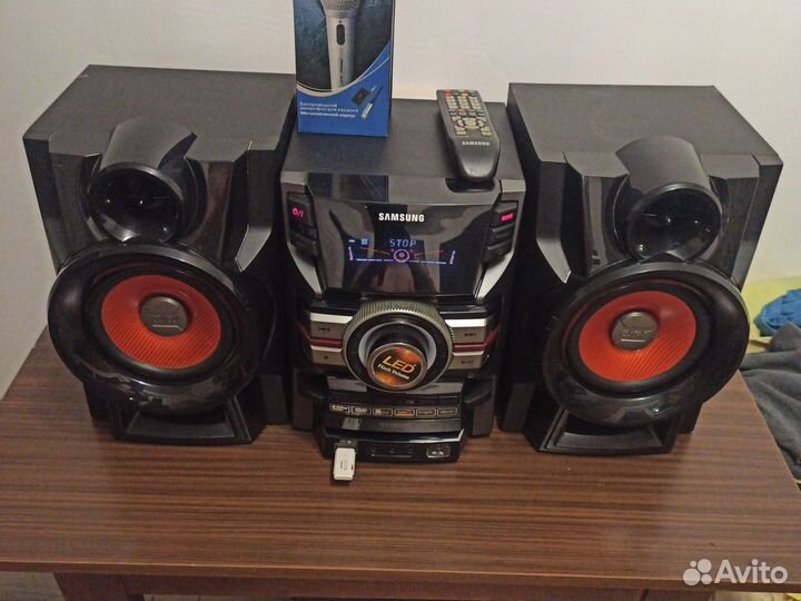 Музыкальный центр Samsung