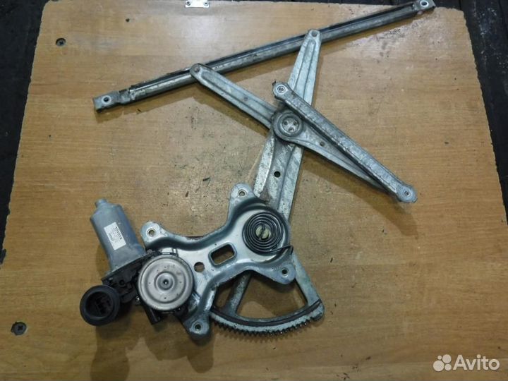 Стеклоподъемник пер. правый Toyota Camry V30