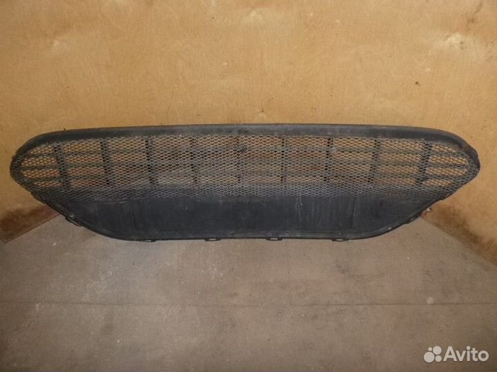 Решетка в бампер центральная ford focus II 2008-20