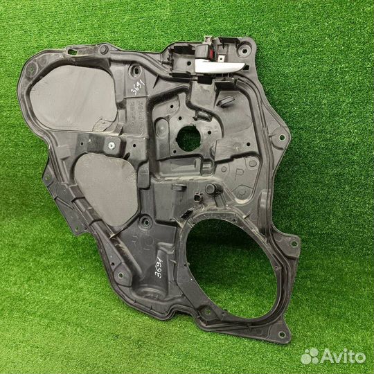 Накладка двери внутренняя задняя левая Mazda 3 BK