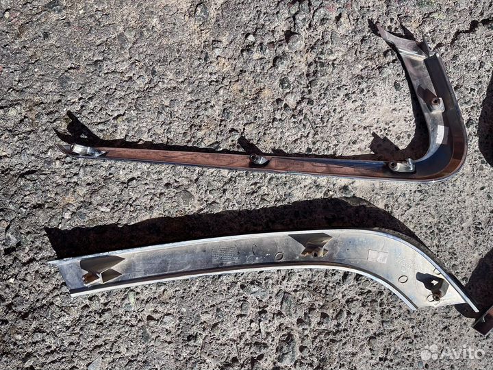 Молдинги переднего бампера LADA vesta