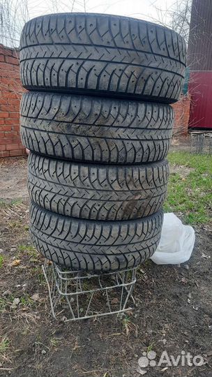 Bridgestone Ice Cruiser 7000 205/55 R16