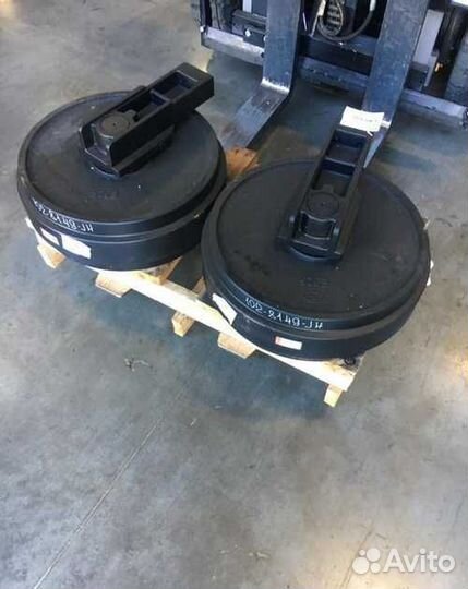 Направляющее колесо CAT 325