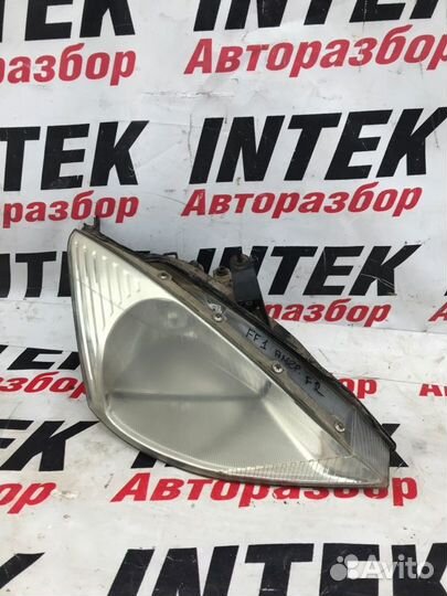 Фара передняя правая Ford Focus 1