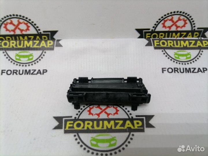 Корпус защитный троса капота передний левый Ford