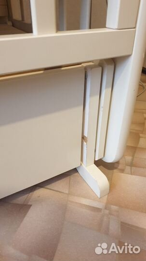 Кровать детская с маятником