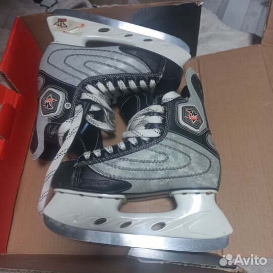 Коньки хоккейные детские