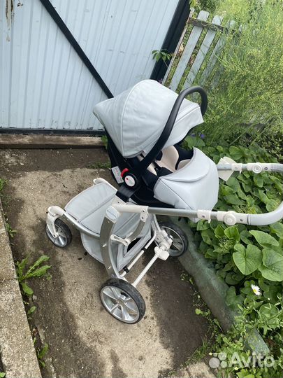 Коляска 3 в 1 с автолюлькой