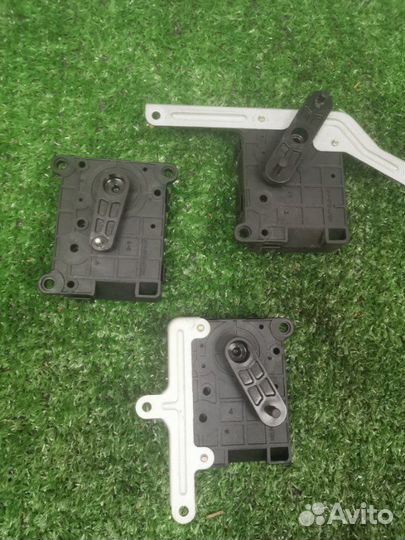 Сервопривод заслонок печки Kia Sportage 2 SUV 2.0