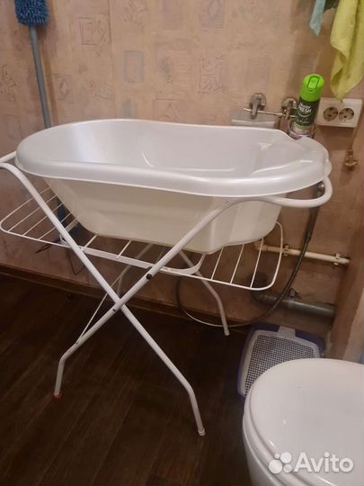 Ванночка для купания с подставкой