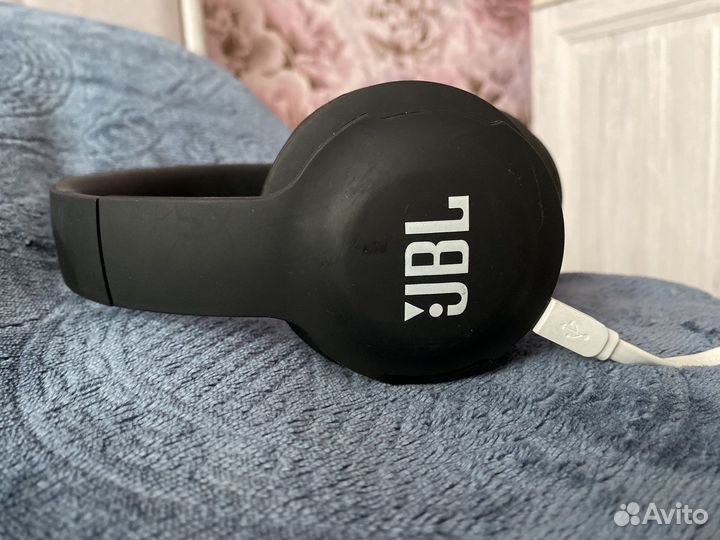 Беспроводные наушники jbl everest N300